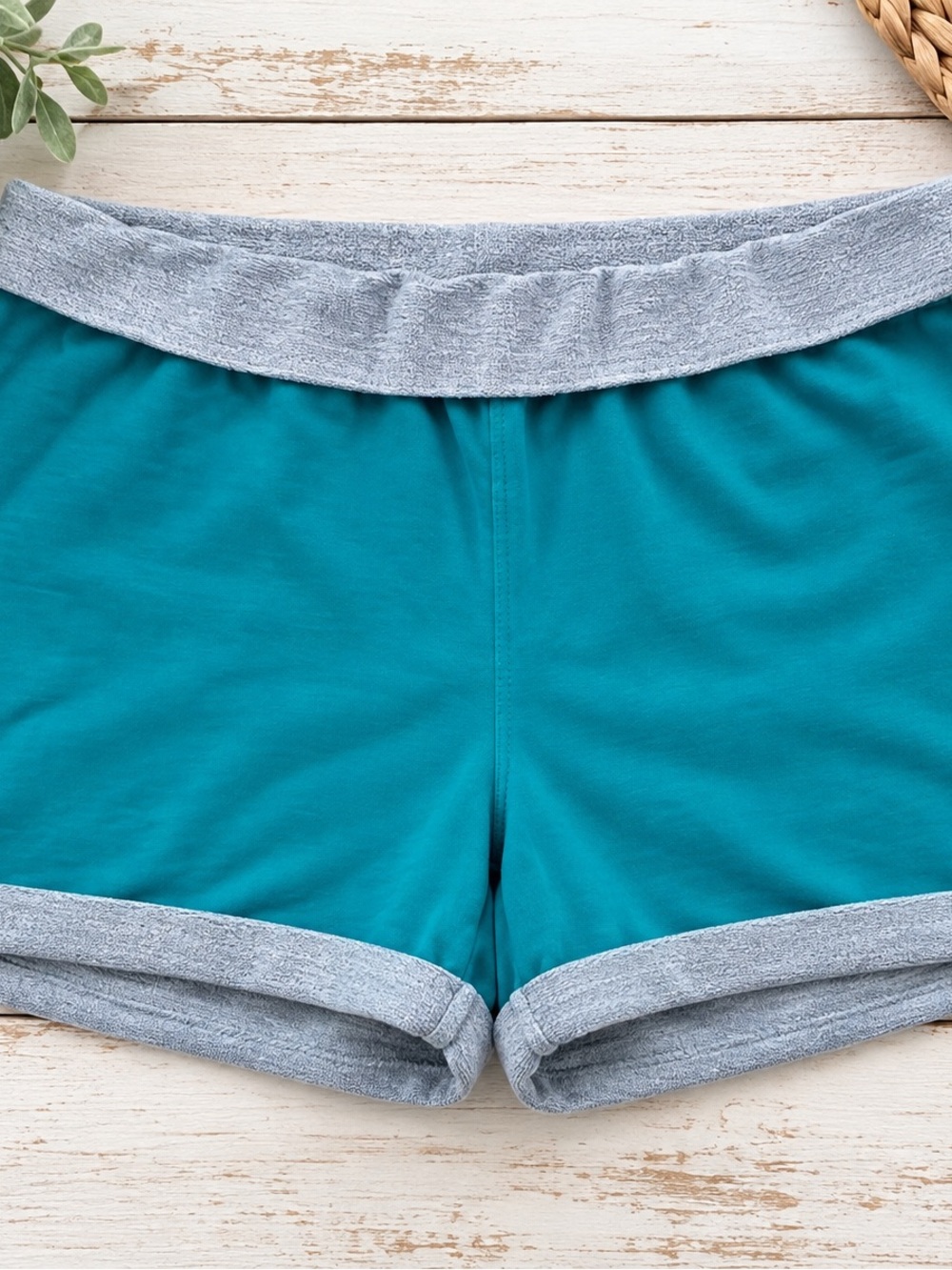 Green Heart Teal & Gray Lounge Shorts Size XL 510